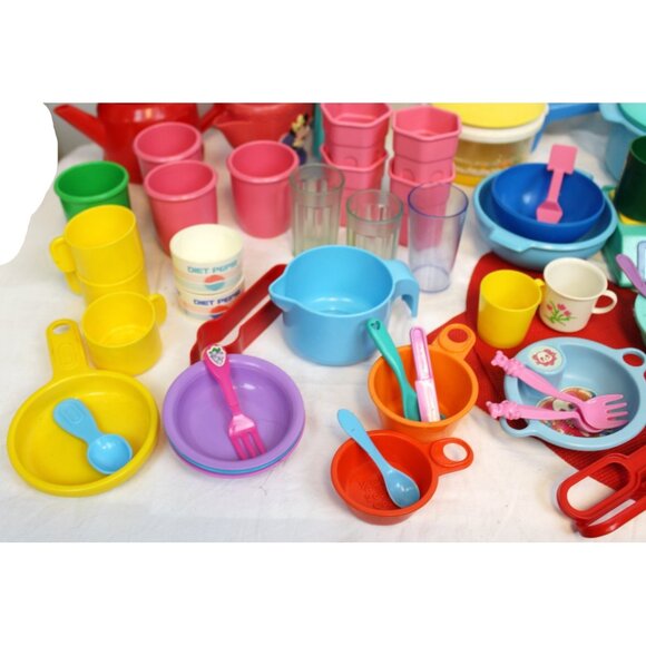 Vtg 1990s Play Dishes Fun with Food Pots Forks Blender Pans Measuring Cups Bowls - Picture 3 of 14